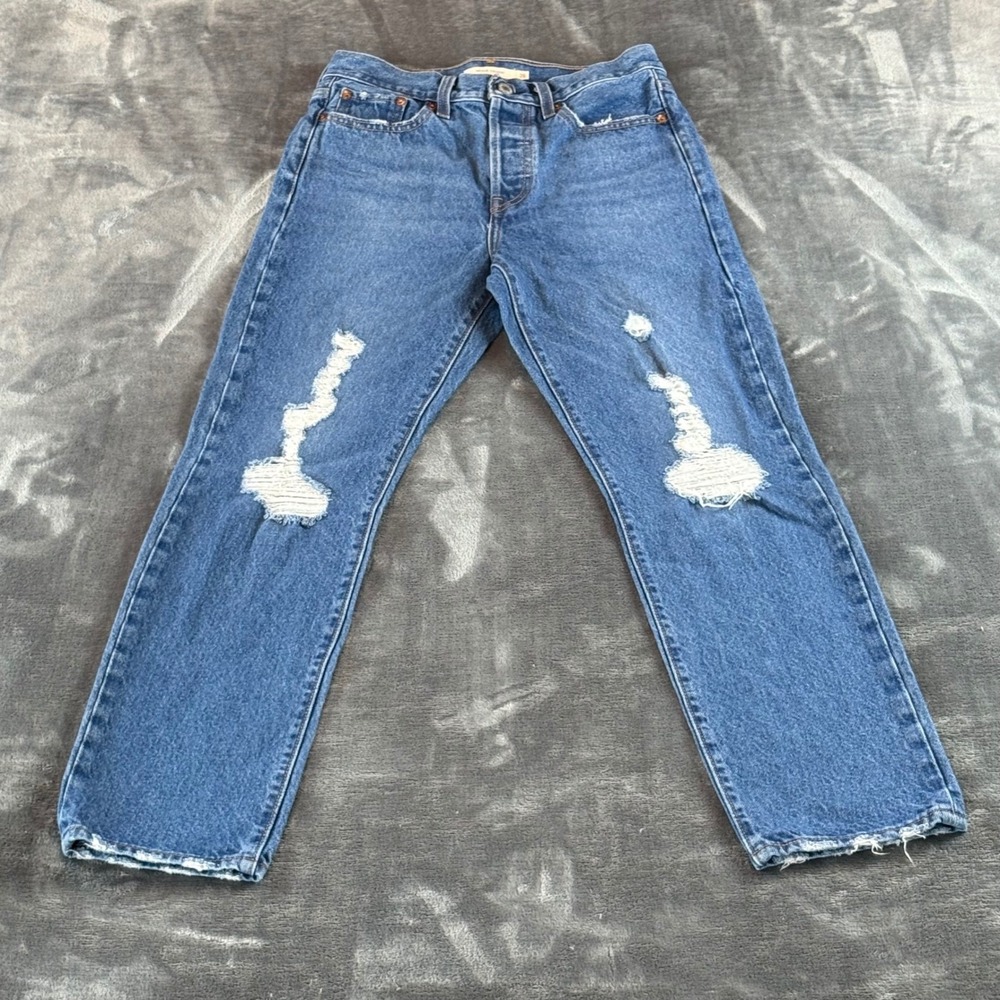 Levis Premium Wedgie Straight Jeans Womens 26 Distressed Blue Denim High Rise